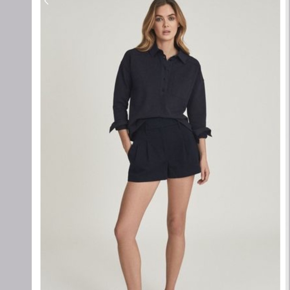 Reiss April cotton pleat front navy blue shorts 8 NWT